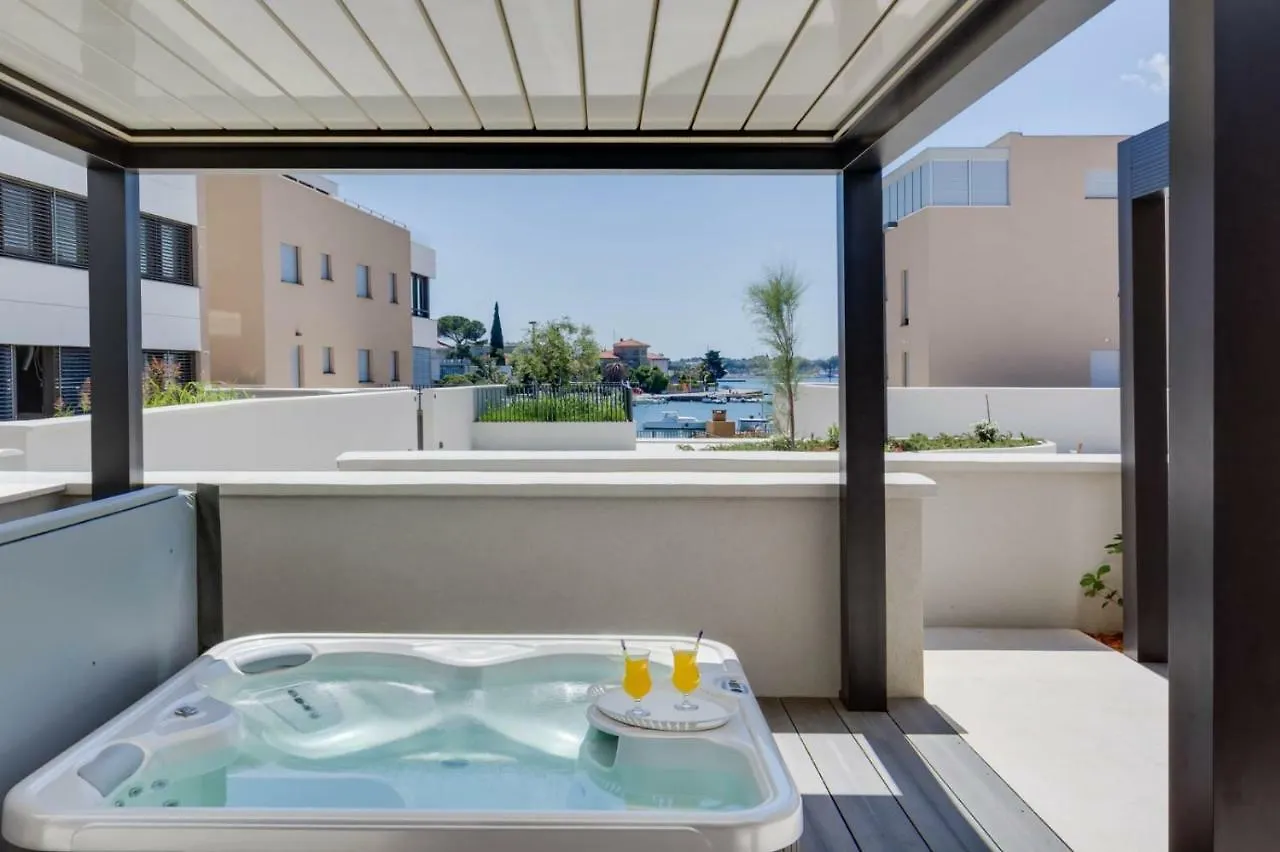 Apartment Shell Luxury Residences With Pool And Whirlpool Zadar Croatia