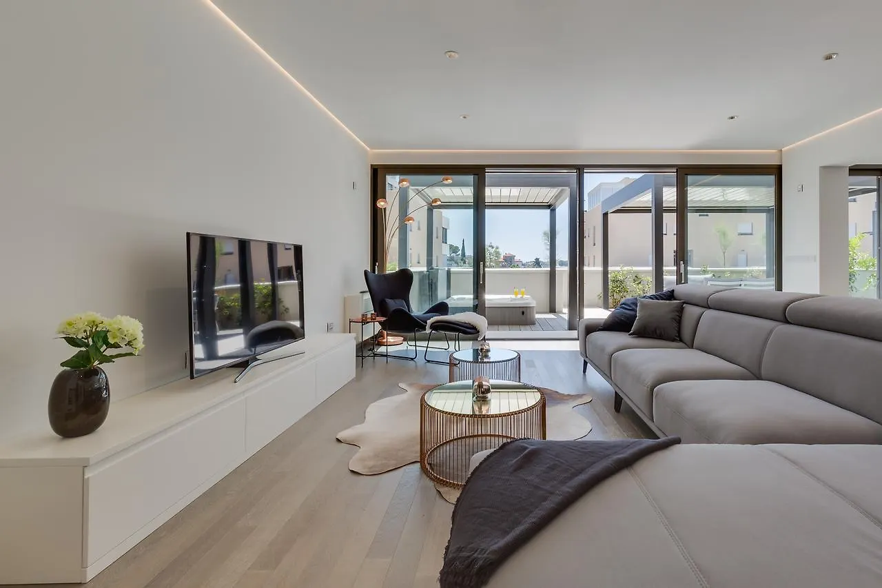 Shell Luxury Residences With Pool And Whirlpool Zadar 0*,