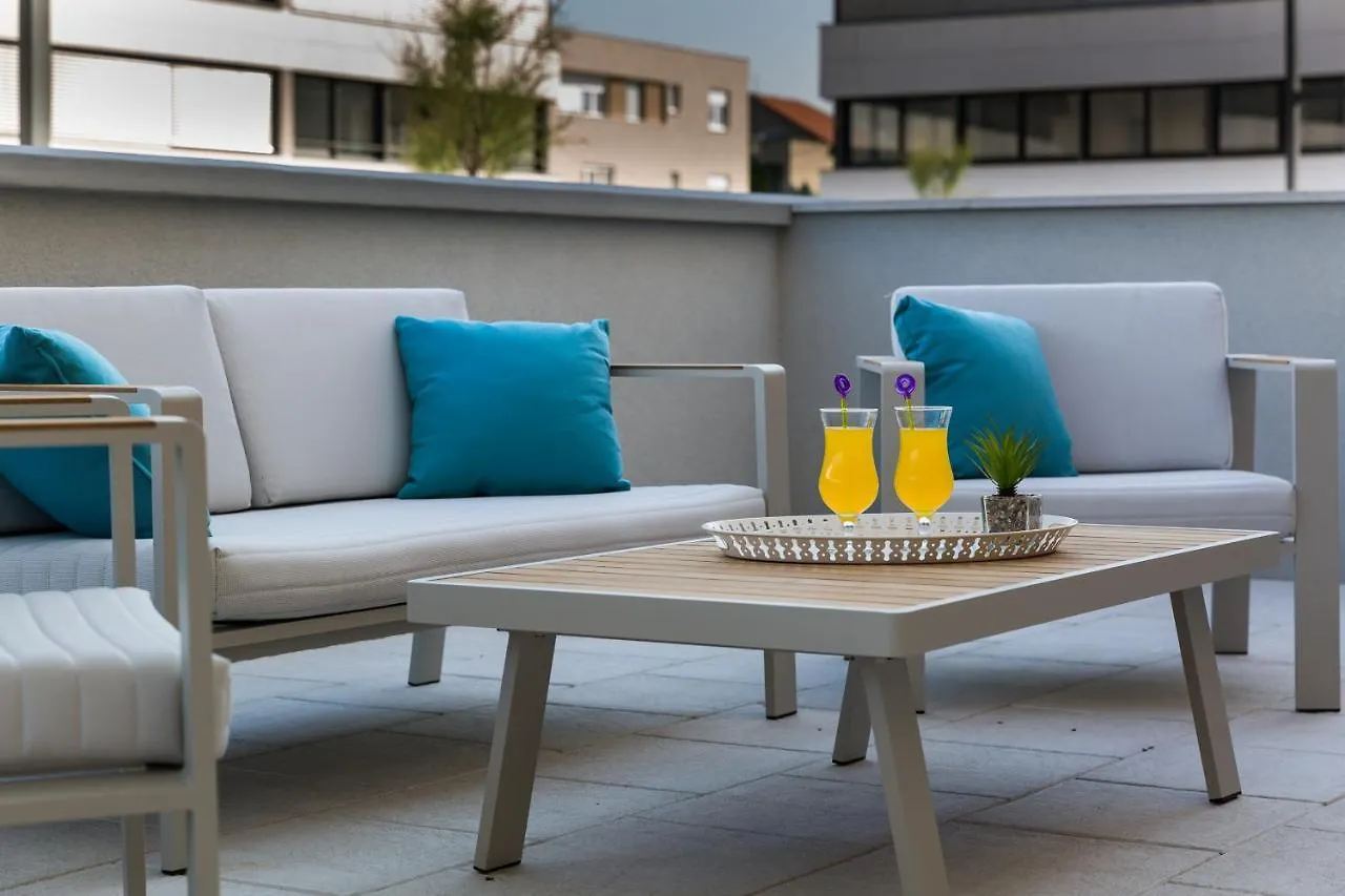 Shell Luxury Residences With Pool And Whirlpool Zadar 0*,  Kroatië