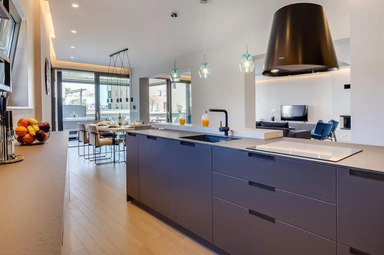 Shell Luxury Residences With Pool And Whirlpool Zadar Apartment