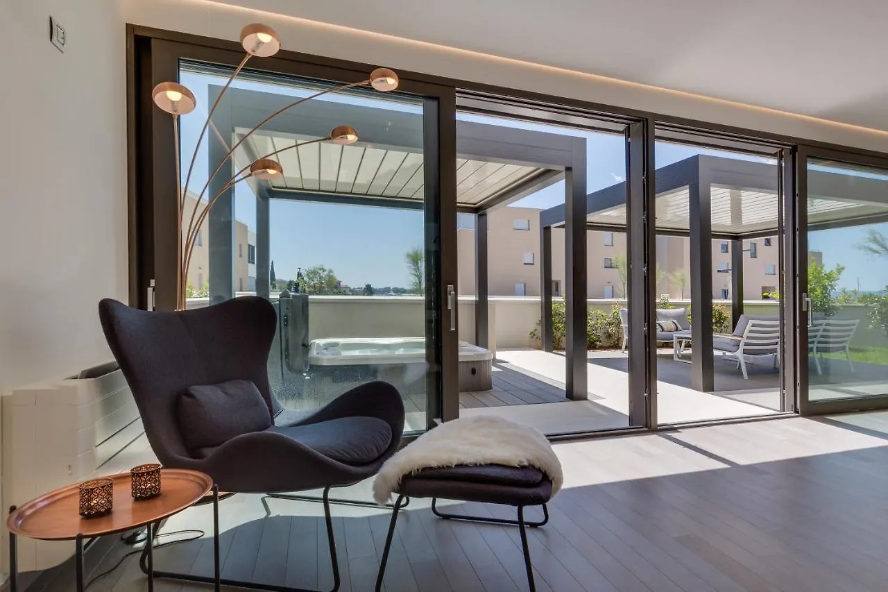 Apartment Shell Luxury Residences With Pool And Whirlpool Zadar