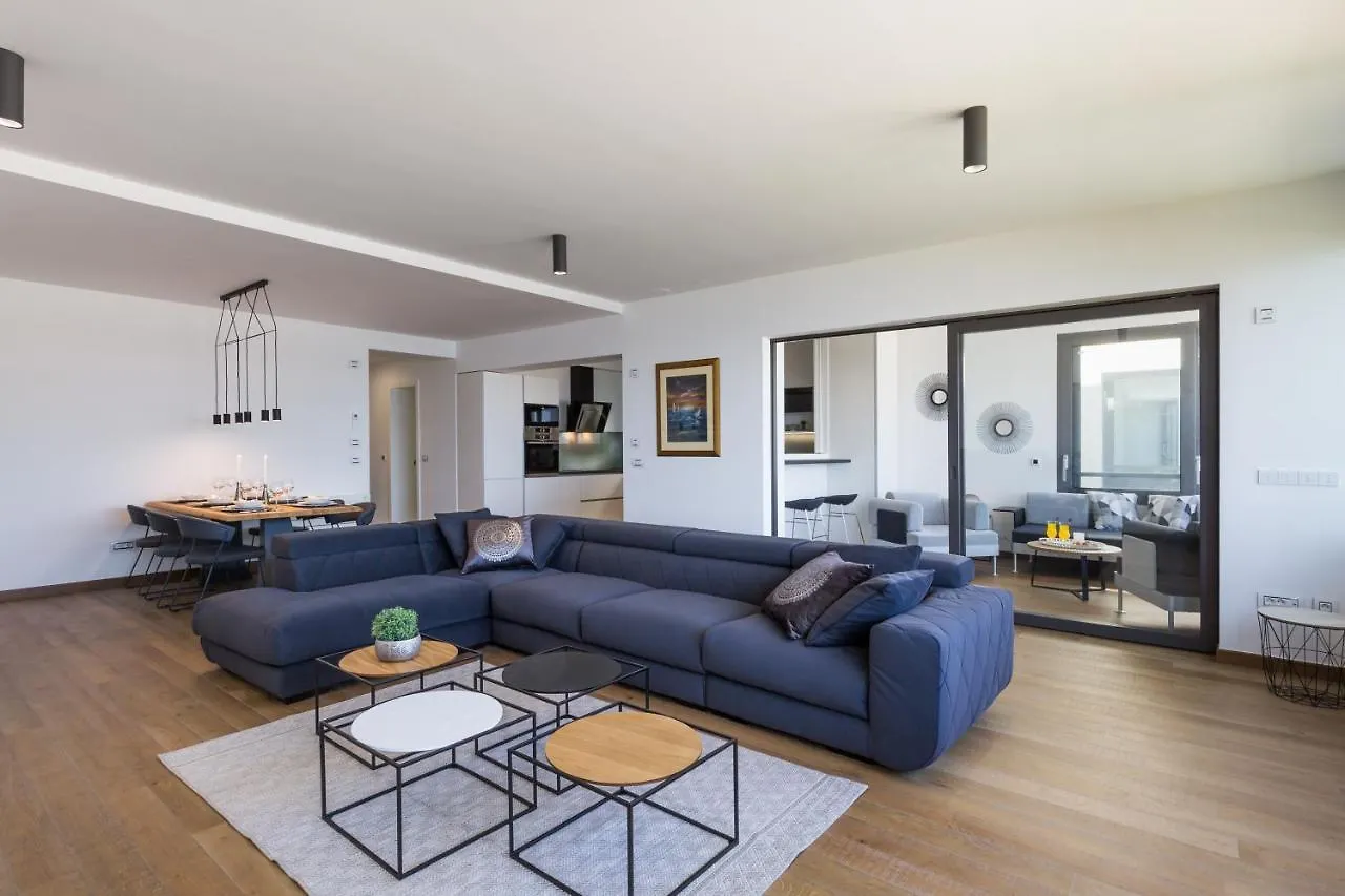 Shell Luxury Residences With Pool And Whirlpool Zadar